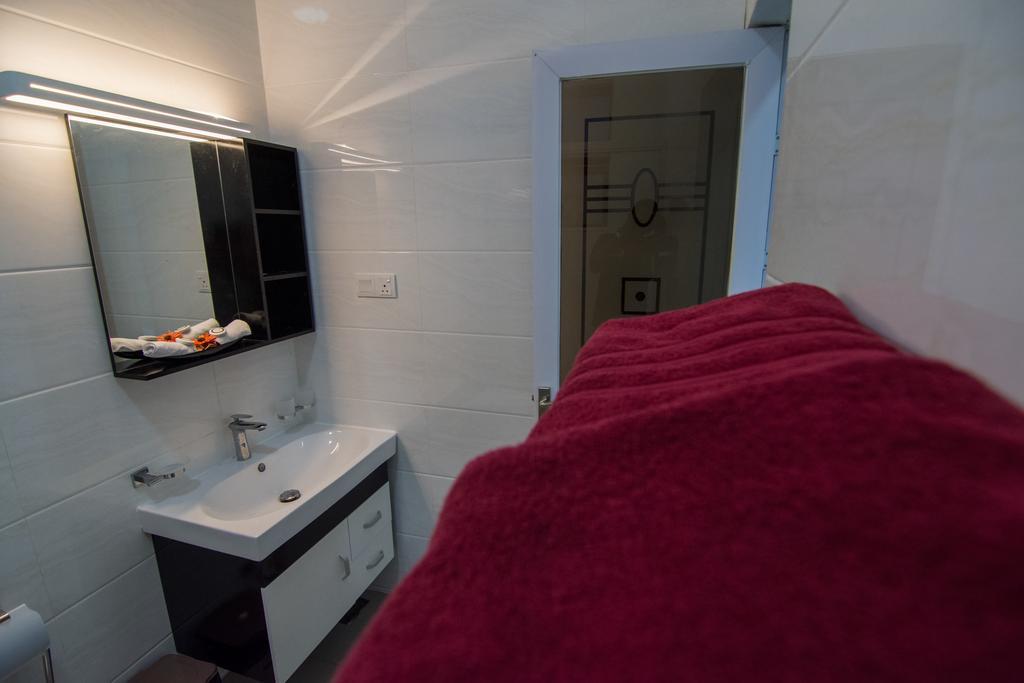 Cozy Sea View Luxury Apartment, Fully Furnished, 2 Bedrooms, 2 Bathrooms Dehiwala-Mount Lavinia Dış mekan fotoğraf