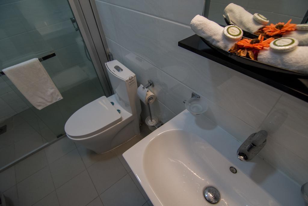 Cozy Sea View Luxury Apartment, Fully Furnished, 2 Bedrooms, 2 Bathrooms Dehiwala-Mount Lavinia Dış mekan fotoğraf